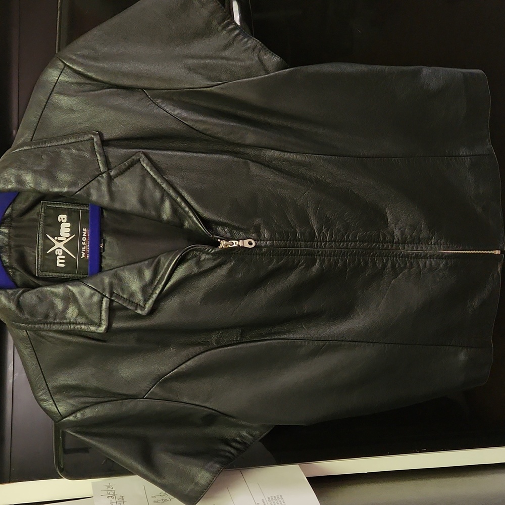 Leather short sleeved zipper shirt